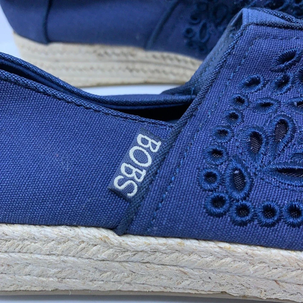 Skechers BOBS Womens 7 Navy Eyelet Lace Crochet Espadrille Slip On Flats 34469